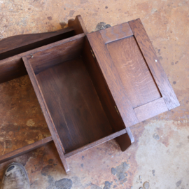 Vintage hangkast wandkast donker hout commode babykamer