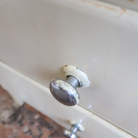 Vintage hoog smal kastje jaren 50 wit oud