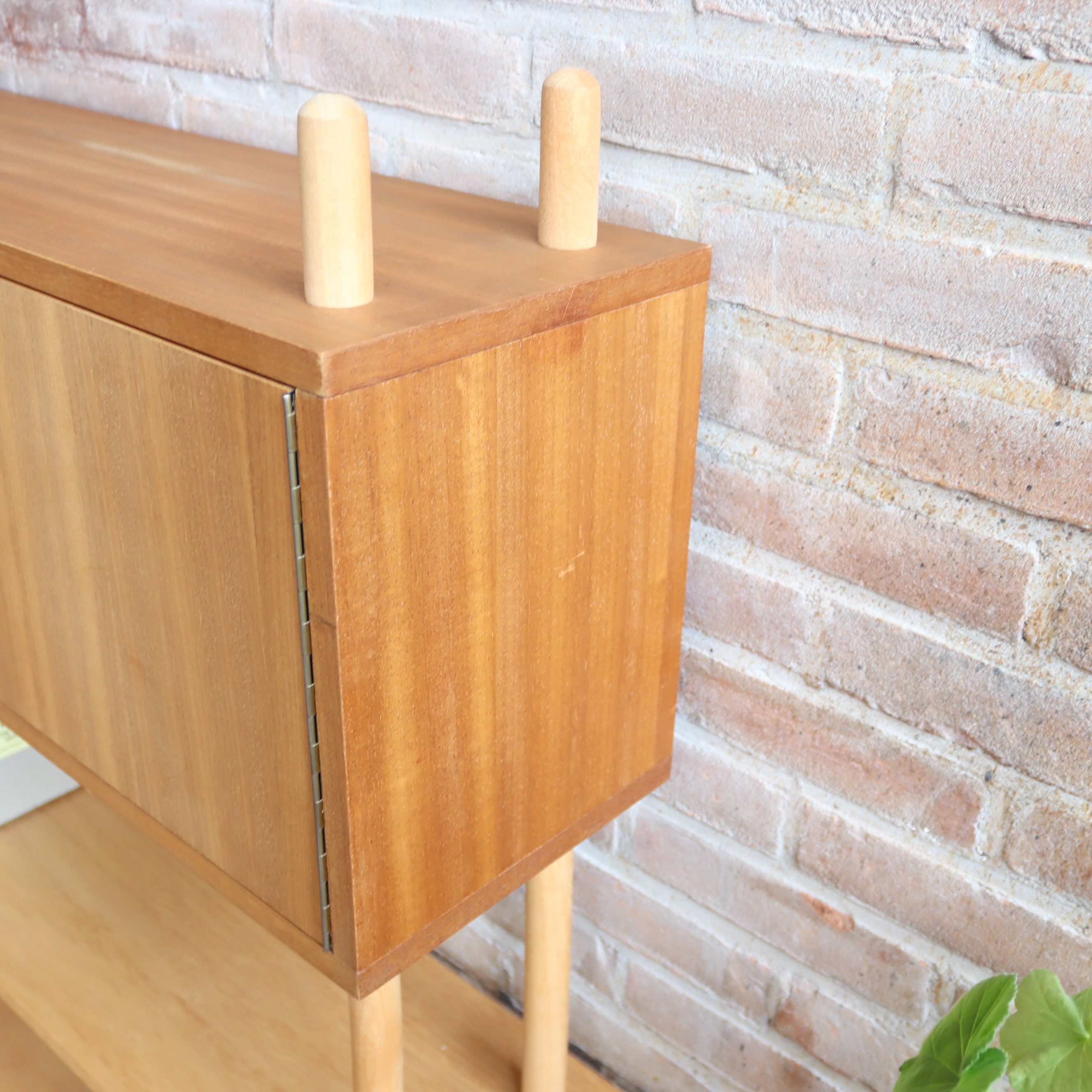 Vintage stokkenkast roomdivider