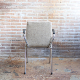 Vintage buisframe stoel wit grijs gewoven armleuningen
