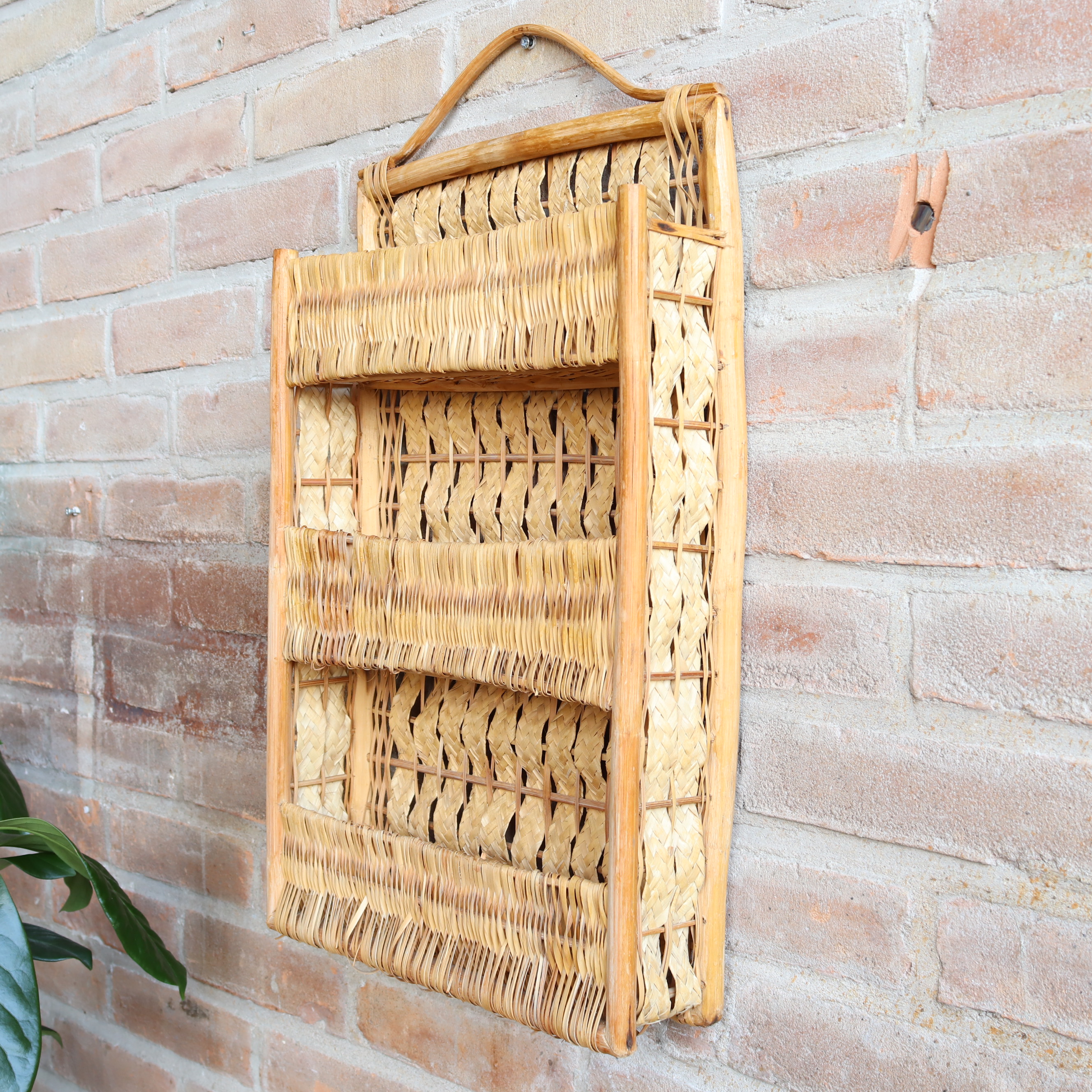 Rotan wandkastje
