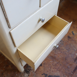 Vintage hoog smal kastje jaren 50 wit oud