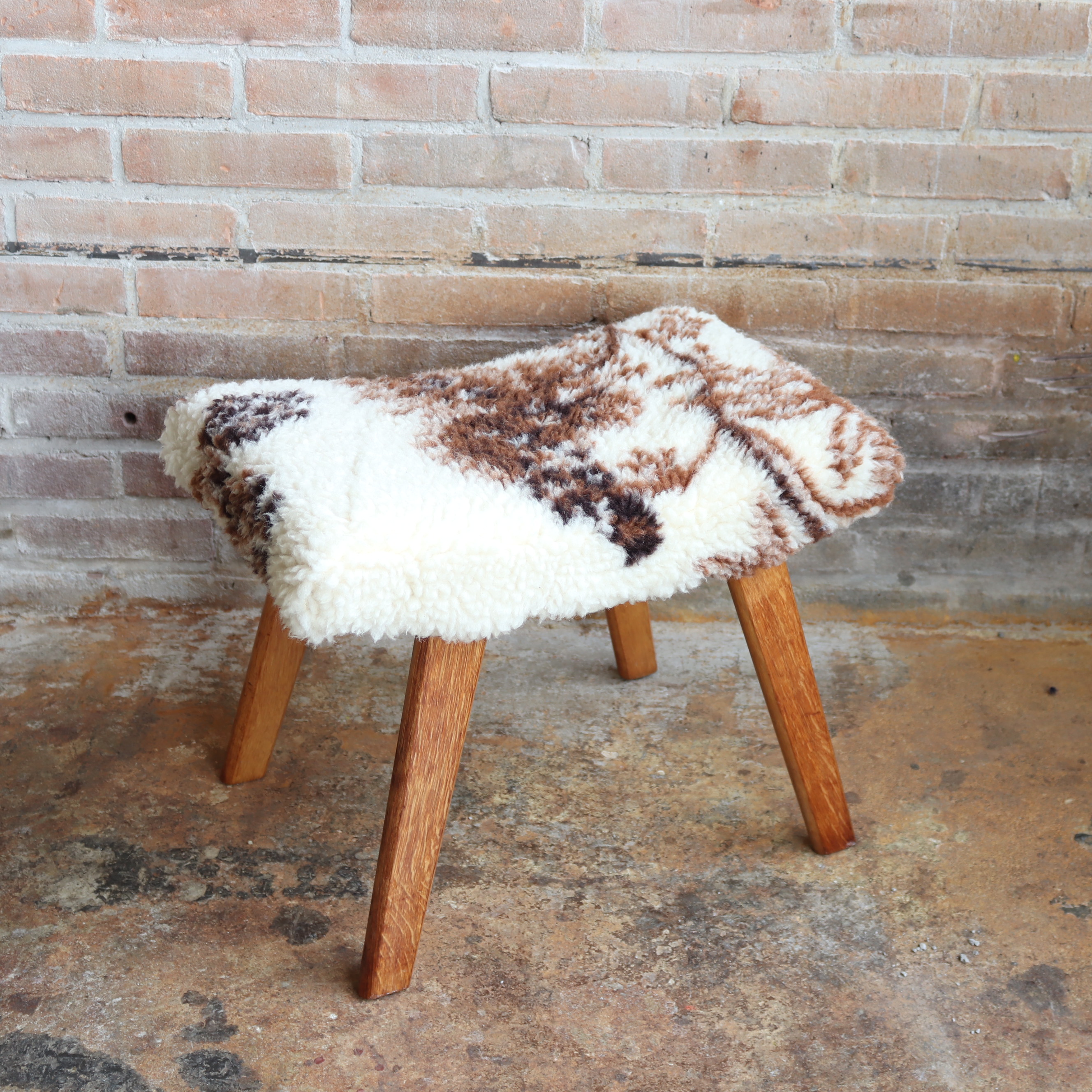 Vintage voetenbank teddy stof wol