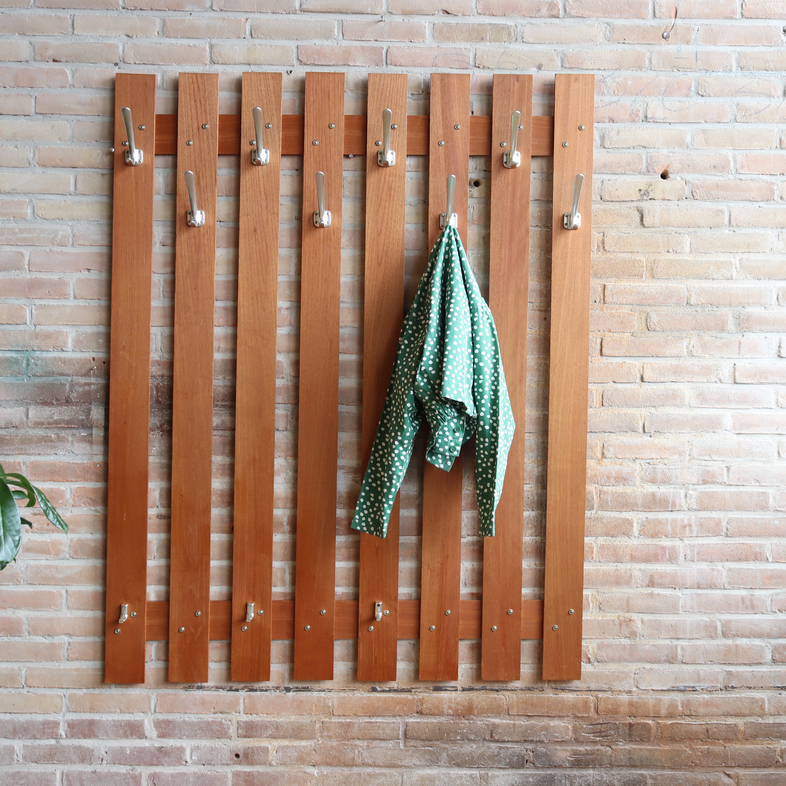 Vintage jaren 70 kapstok van teak houten latten groot