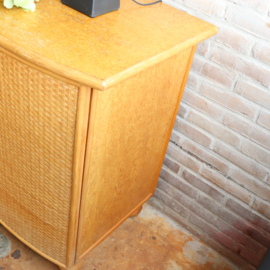 Vintage rotan dressoir bol poten