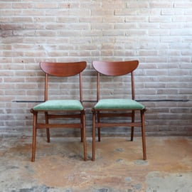 Vintage eettafel stoelen groen velvet
