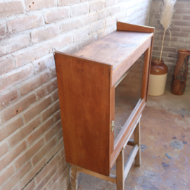 Vintage hangkast vitrinekast wandkast