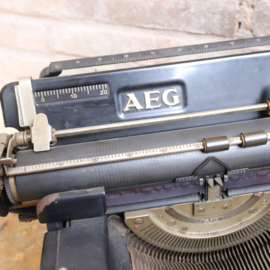 Vintage typemachine aeg zwart