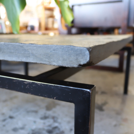 Vintage salontafel natuursteen metaal leisteen