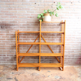 Vintage boekenrek open latten kastje speelgoed boeken