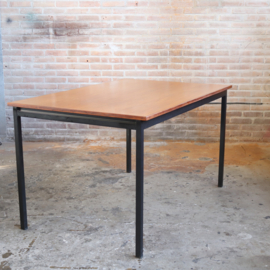 Vintage eettafel Gispen 4-8 personen