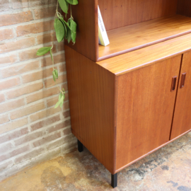 Vintage kast hoog boeken