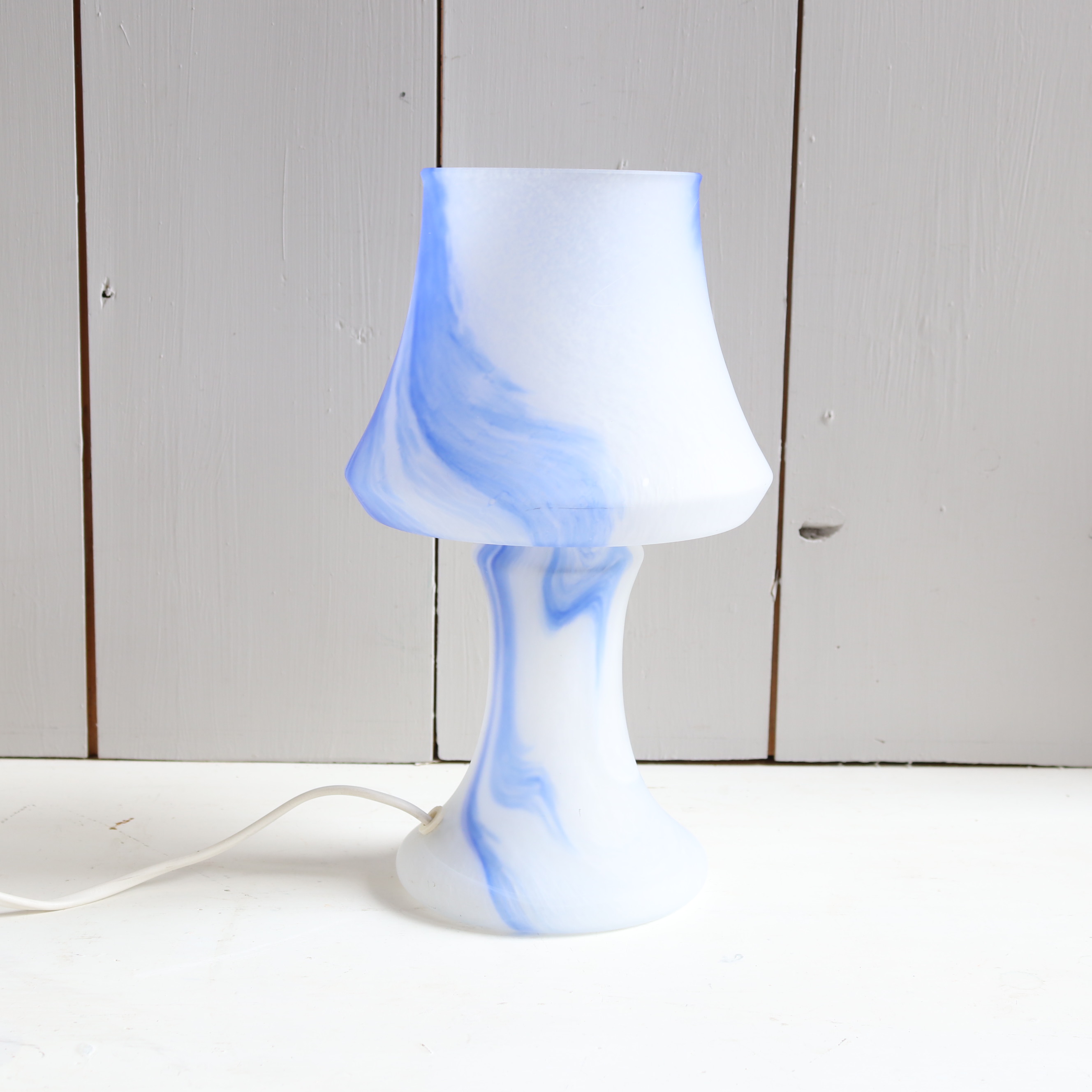 Vintage blauw wit mushroom stijl glas lamp