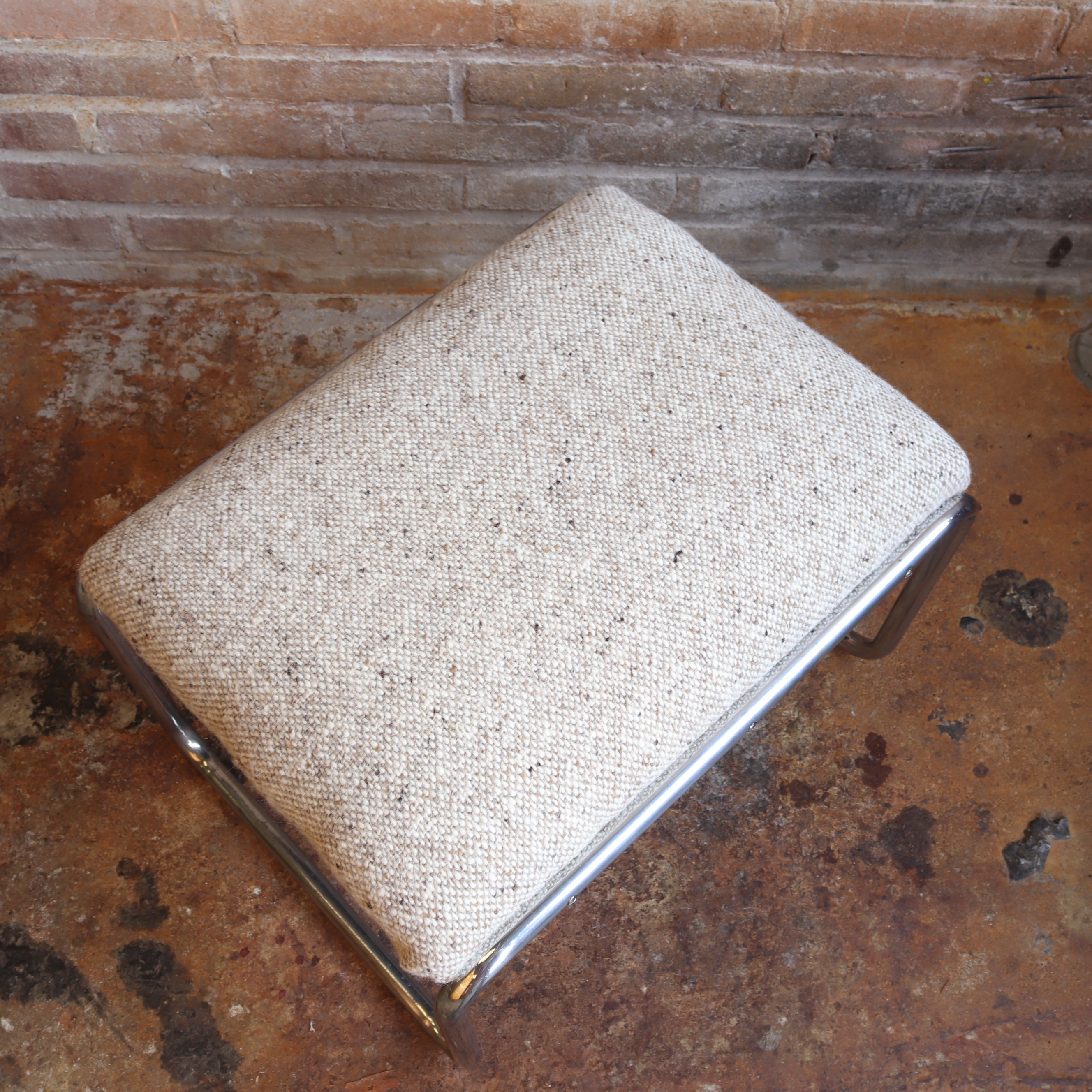 vintage Mid-Century voetenbank chroom stof wit