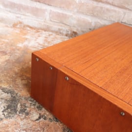 Vintage nachtkastje jaren 70 wand