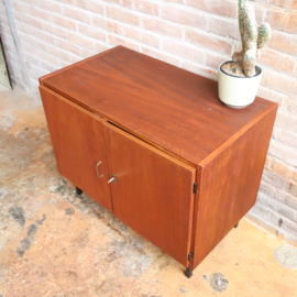 Vintage klein dressoir  jaren 70