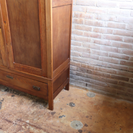 Vintage linnenkast kledingkast kinderkamer ruitjes jaren 30 hang leg