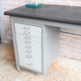 Vintage industrieel bureau