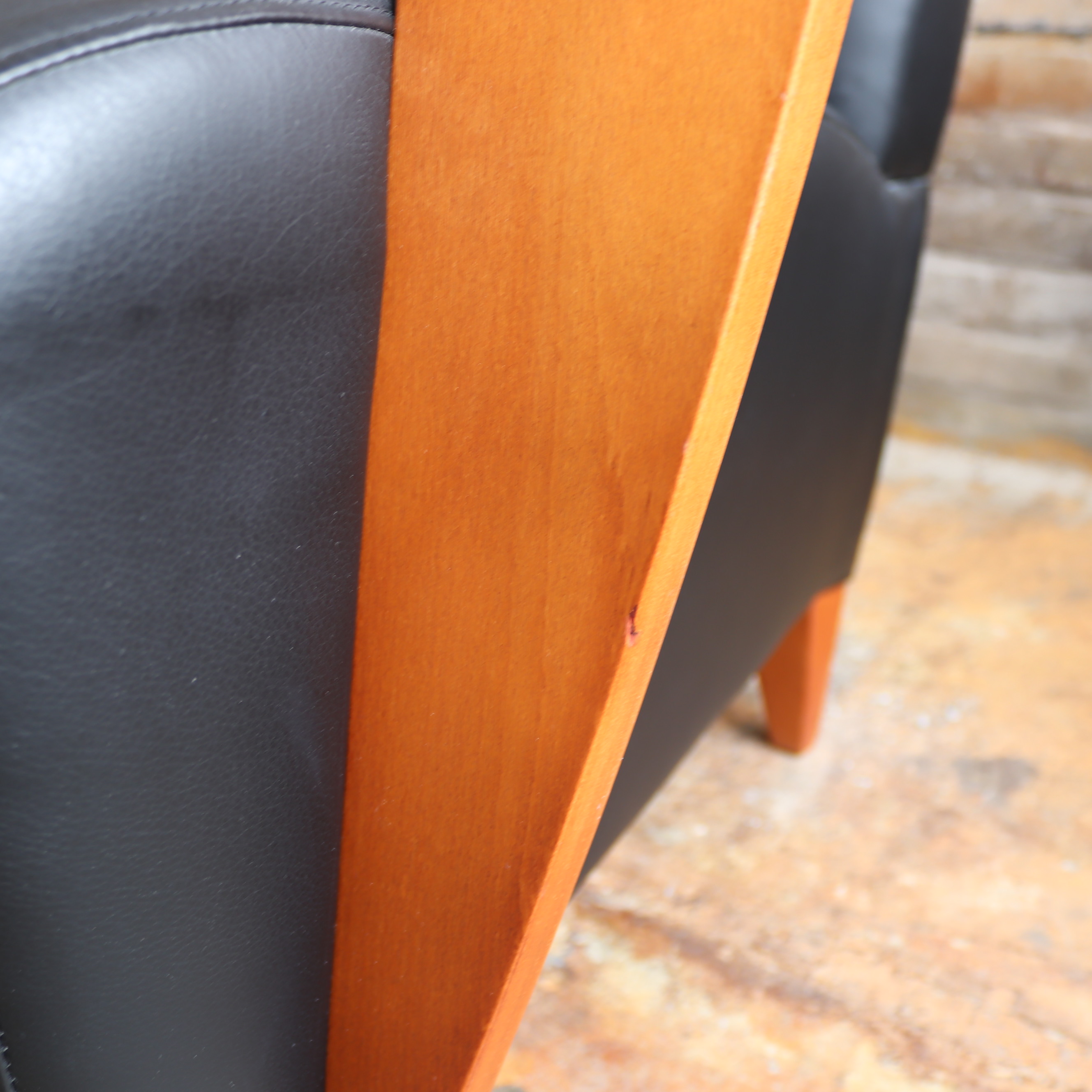 Vintage fauteuil leer hout spaans jaren 80