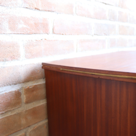 Vintage platenspeler kastje teak messing wieltjes