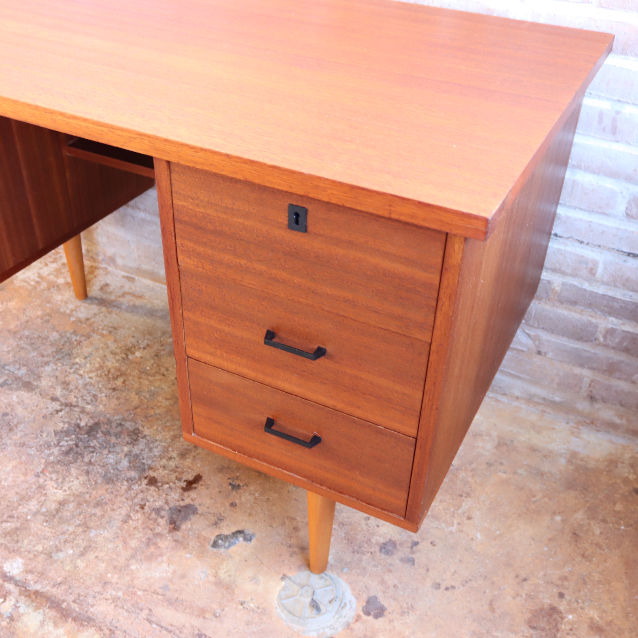 Vintage bureau jaren 60 70