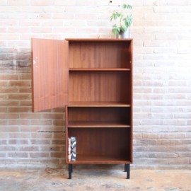 Vintage smal hoog kastje dicht open jaren 70