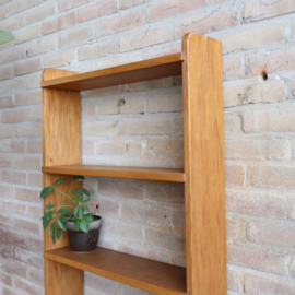 Vintage kast hoog ondiep boekenkast
