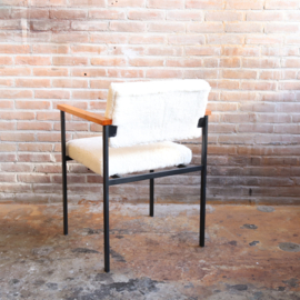 Vintage eetkamer stoel hout metaal teddy wit