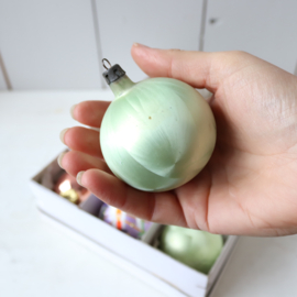 Set kerstballen pastel in doos