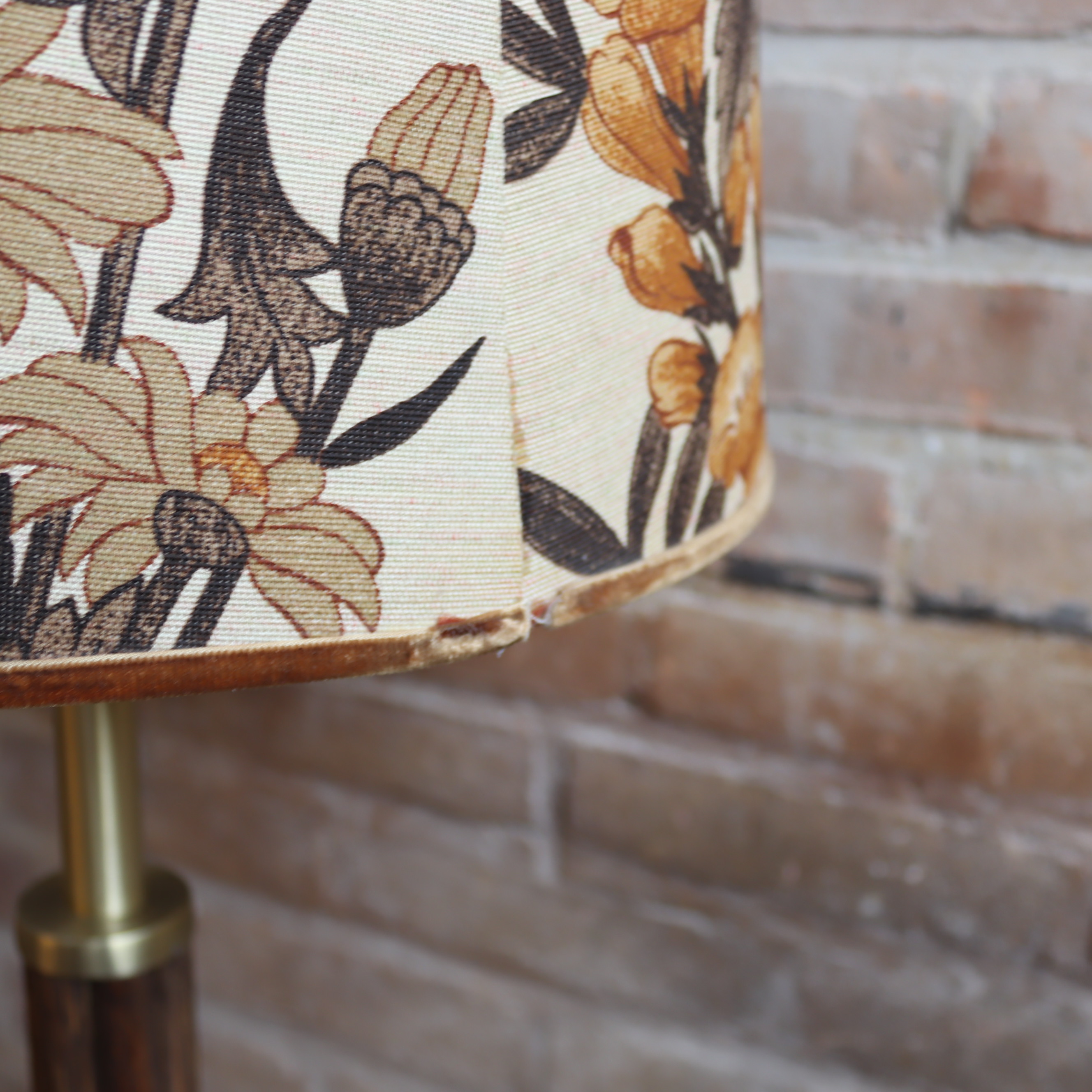 Vintage lamp bloemen retro oranje rotan messing
