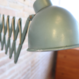 Vintage schaarlamp grijs blauw industrieel metaal bauhaus