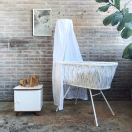 vintage rotan wieg wit