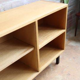 Vintage laag dressoir open