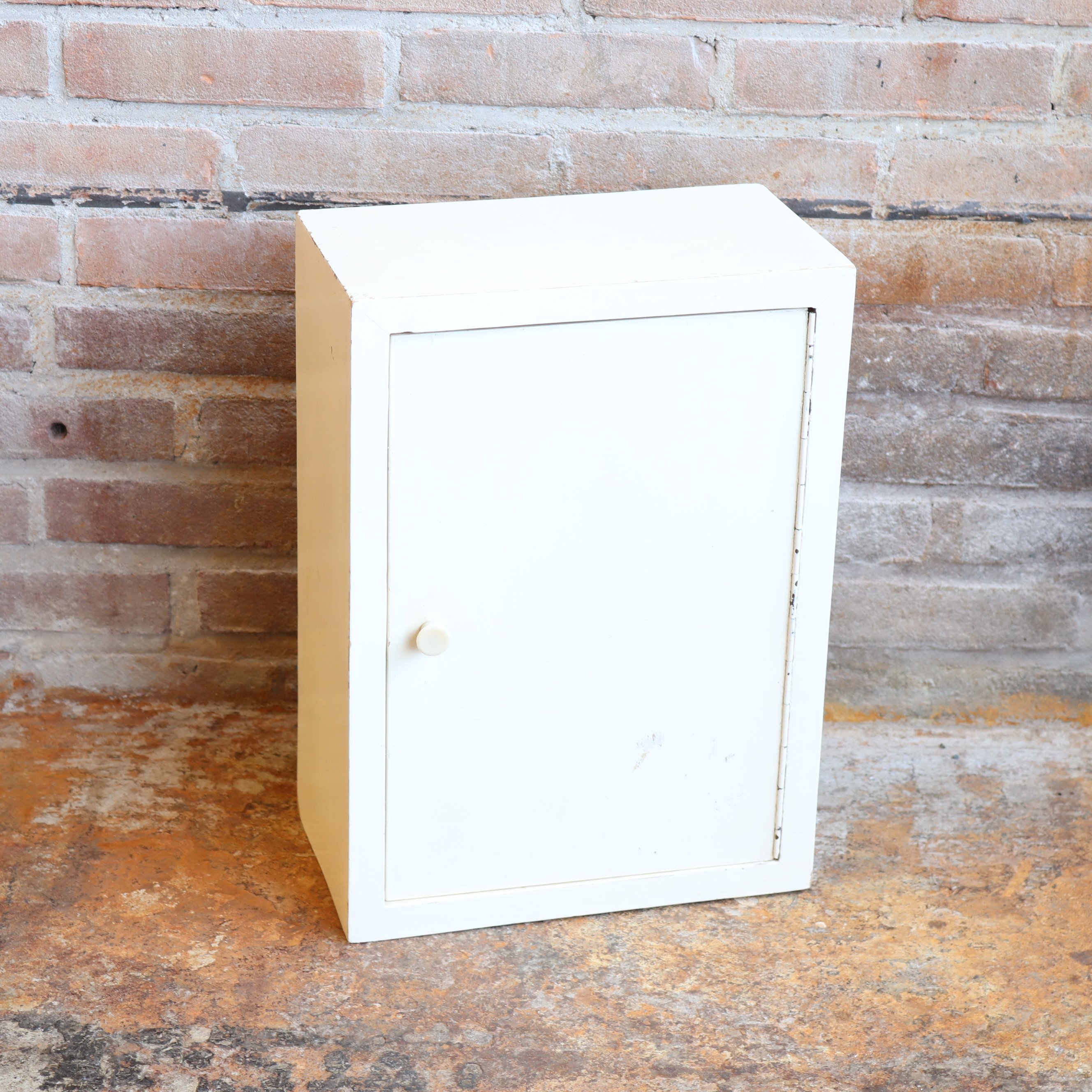 Wandkastje  vintage hout wit/creme
