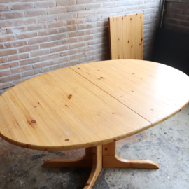 Vintage eettafel ovaal grenen Roosengaarden Denemarken