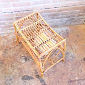 Rotan voetenbank / kruk