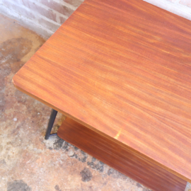 Vintage salontafel klein platenspeler tafel metaal hout mid-century
