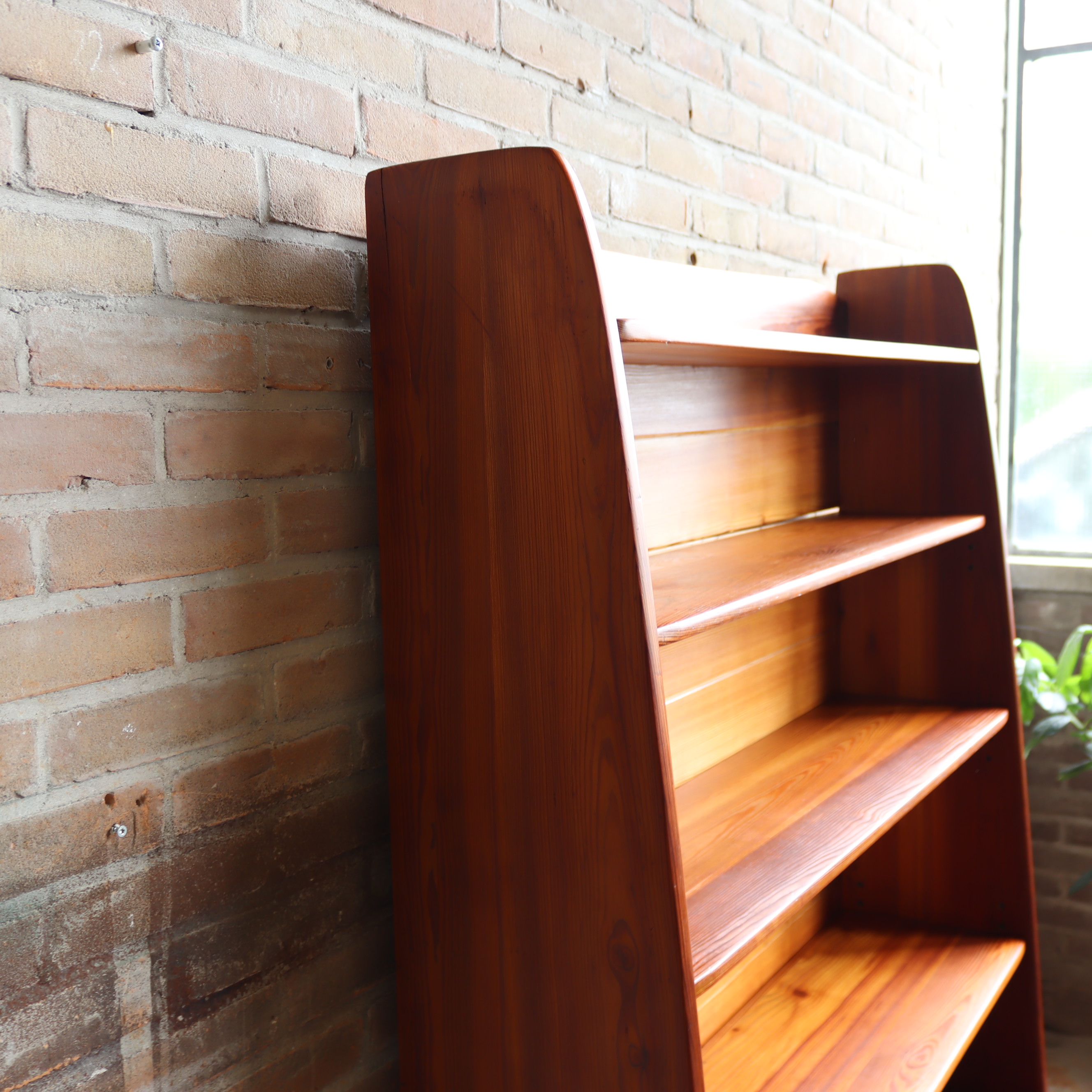 Vintage kast hoog boeken massief hout