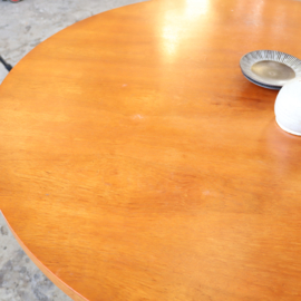 Vintage ronde tafel met pilaar poot