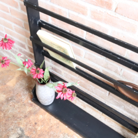 Vintage scandinavisch bordenrek / boekenrek