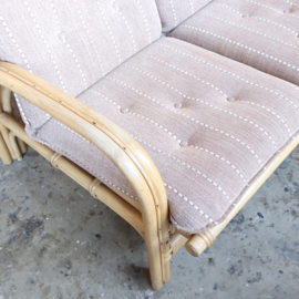 Vintage rotan bank met kussen