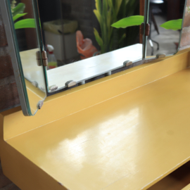Vintage kaptafel geel