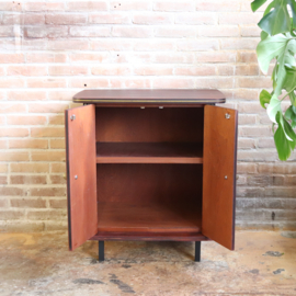Vintage klein dressoir  jaren 70 platenspeler kast messing
