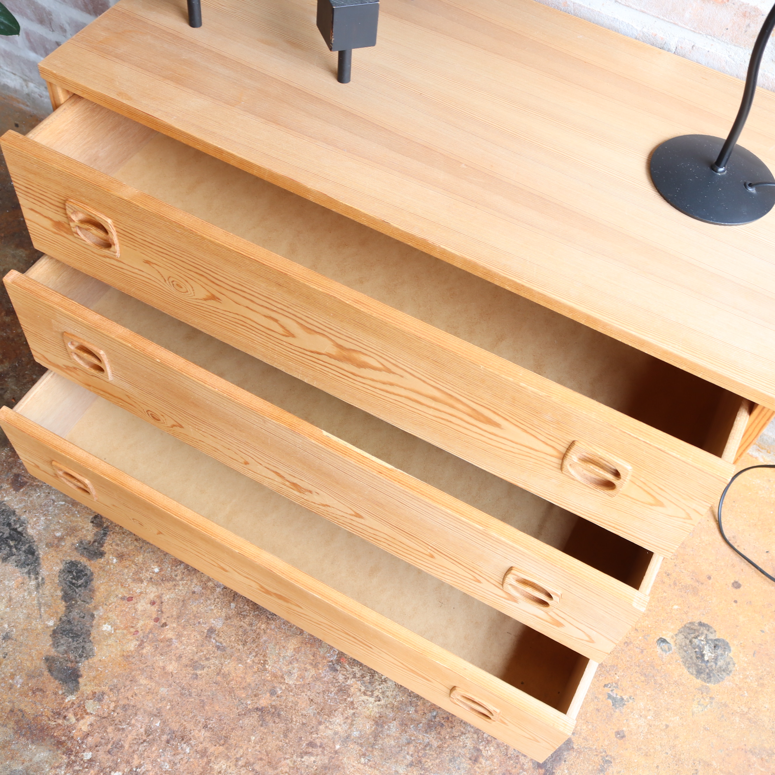 Vintage ladekast licht hout