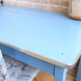 Vintage industrieel bureau blauw