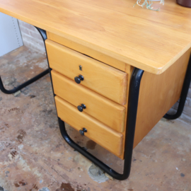 Vintage industrieel bureau  zwart hout