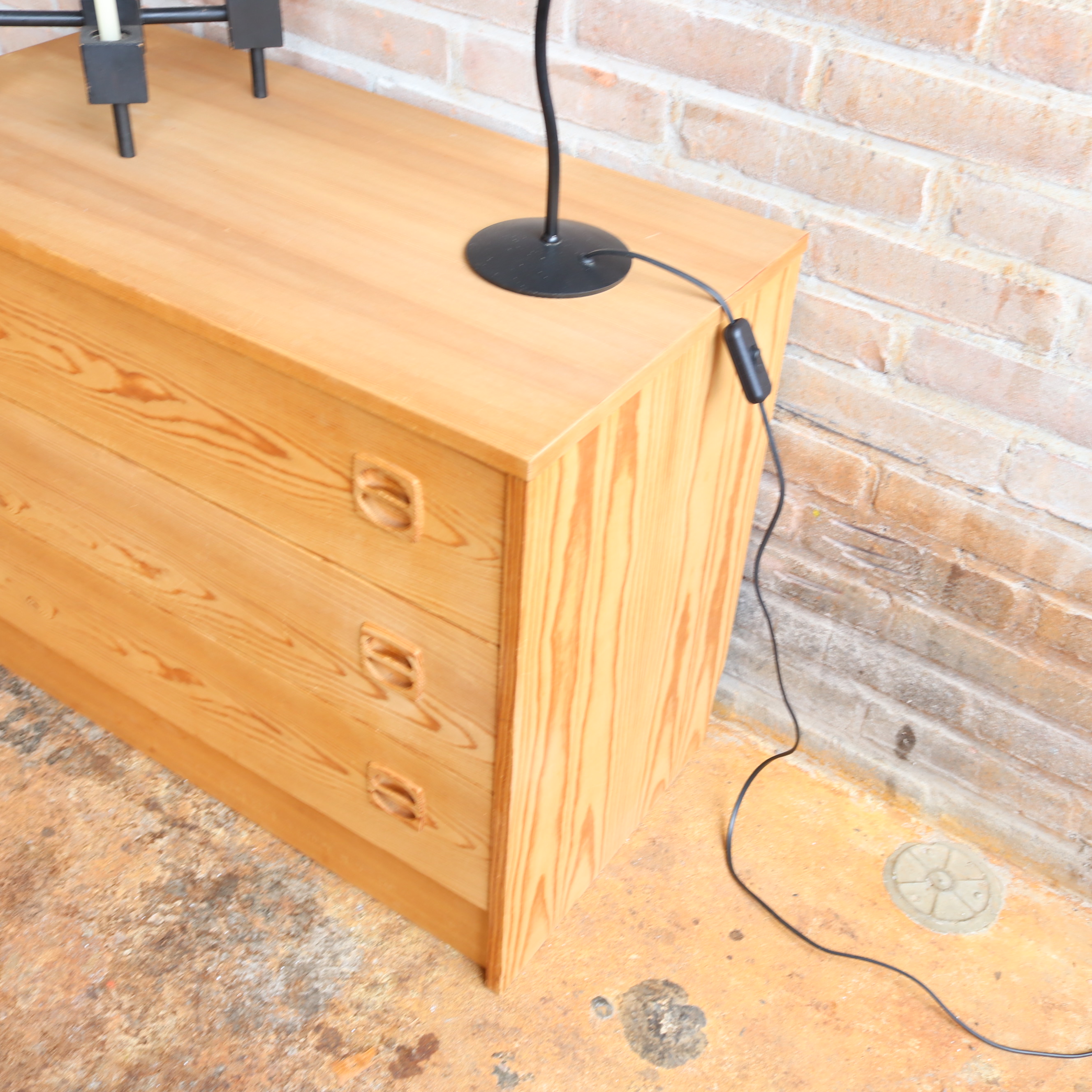 Vintage ladekast licht hout