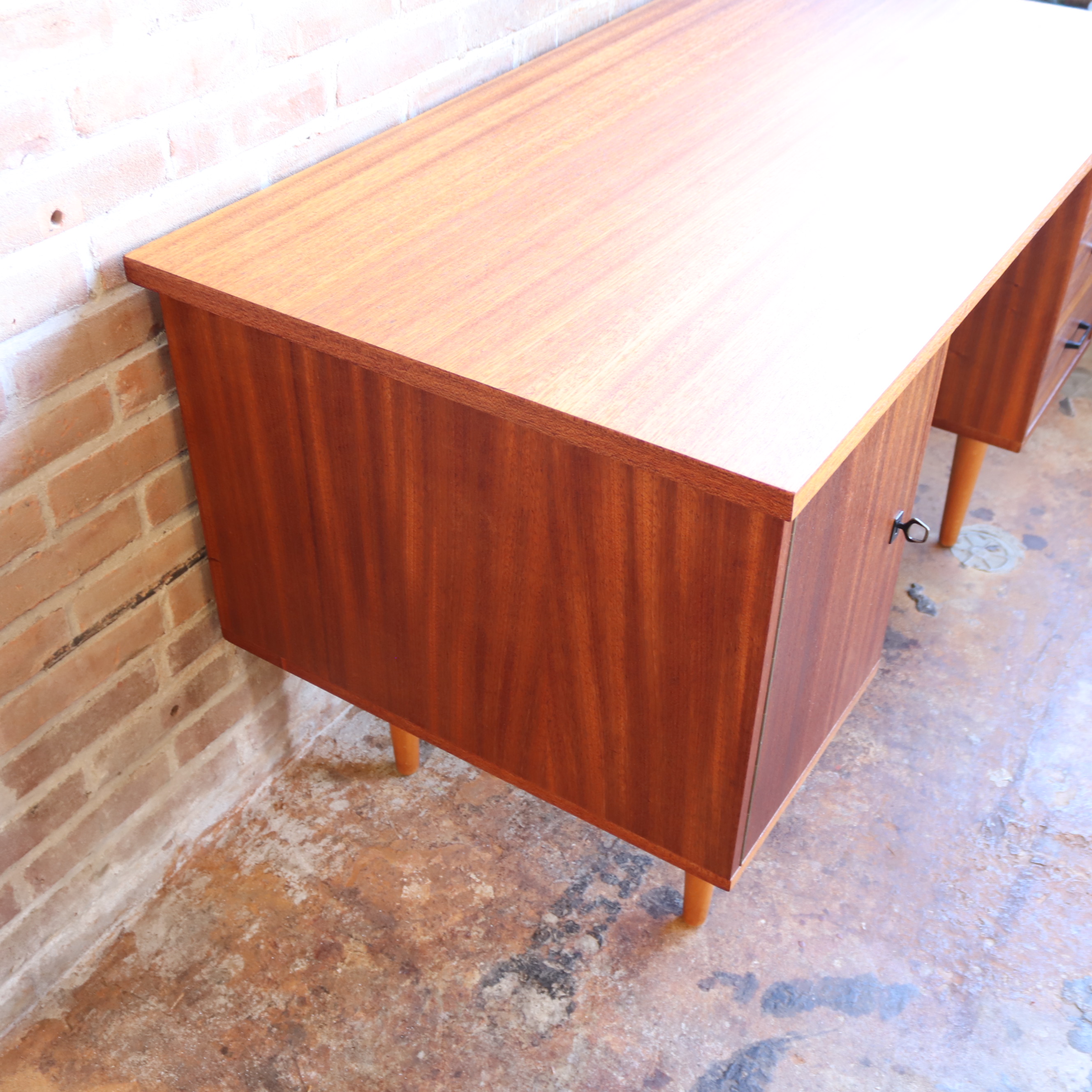Vintage bureau jaren 60 70