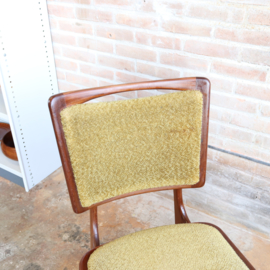Vintage eettafel stoel geel
