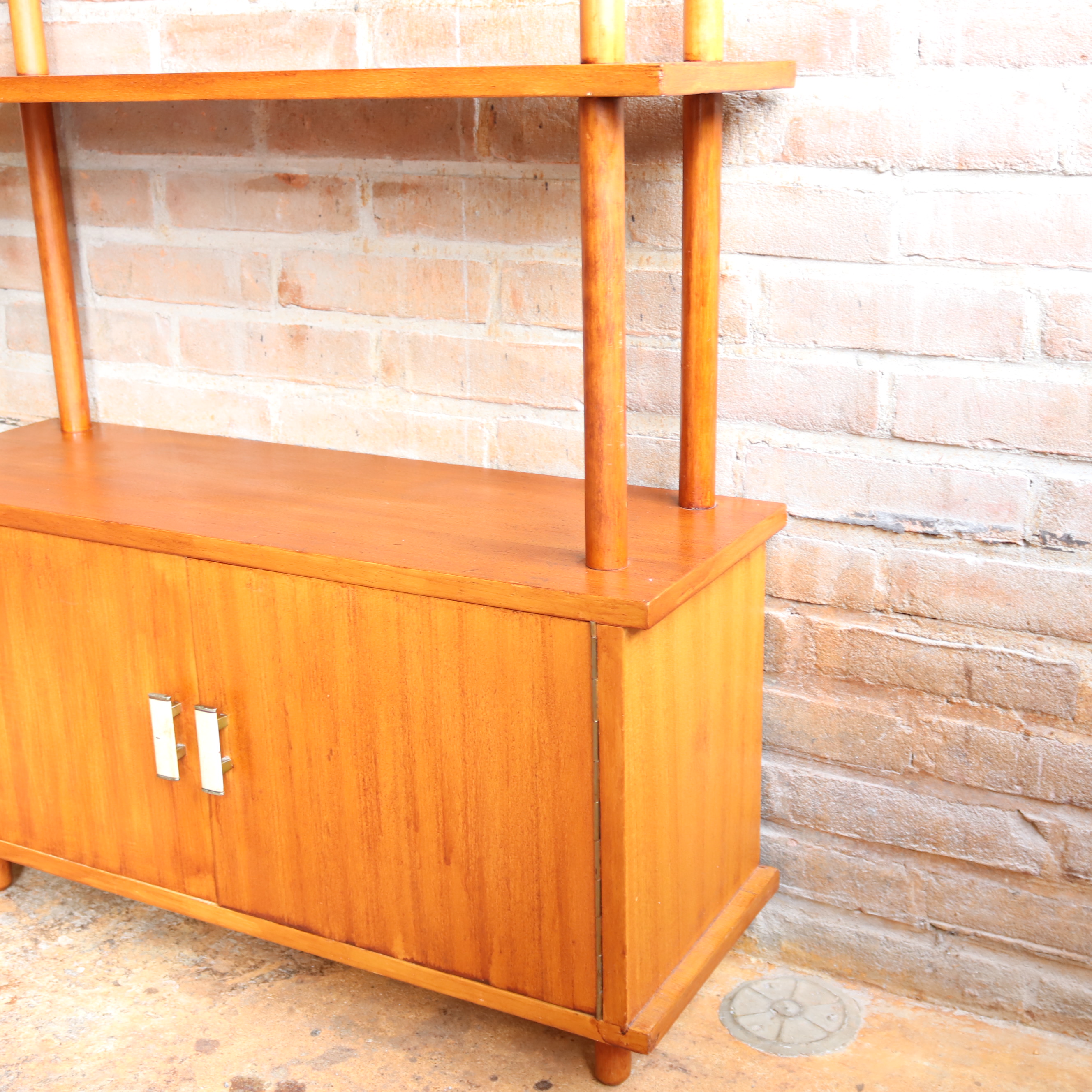Vintage stokkenkast boekenkast